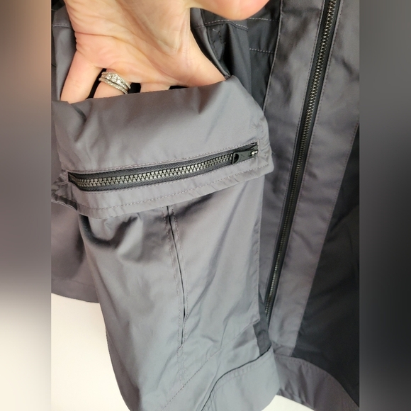 NWT Jordan Utility Convertible Jacket Black Gray Medium - Picture 9 of 15
